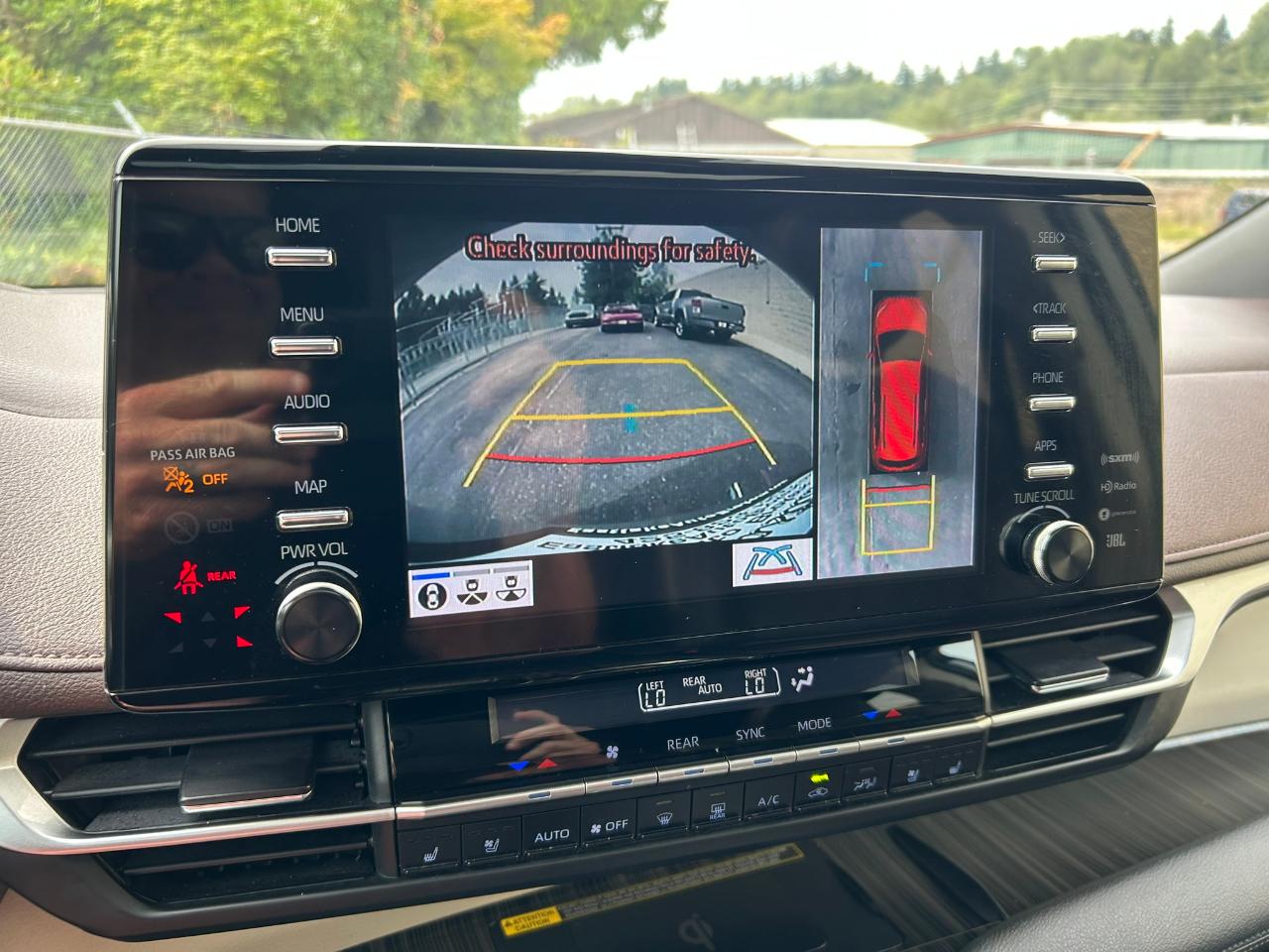 Toyota Sienna Platinum 7-Passenger AWD 2023
