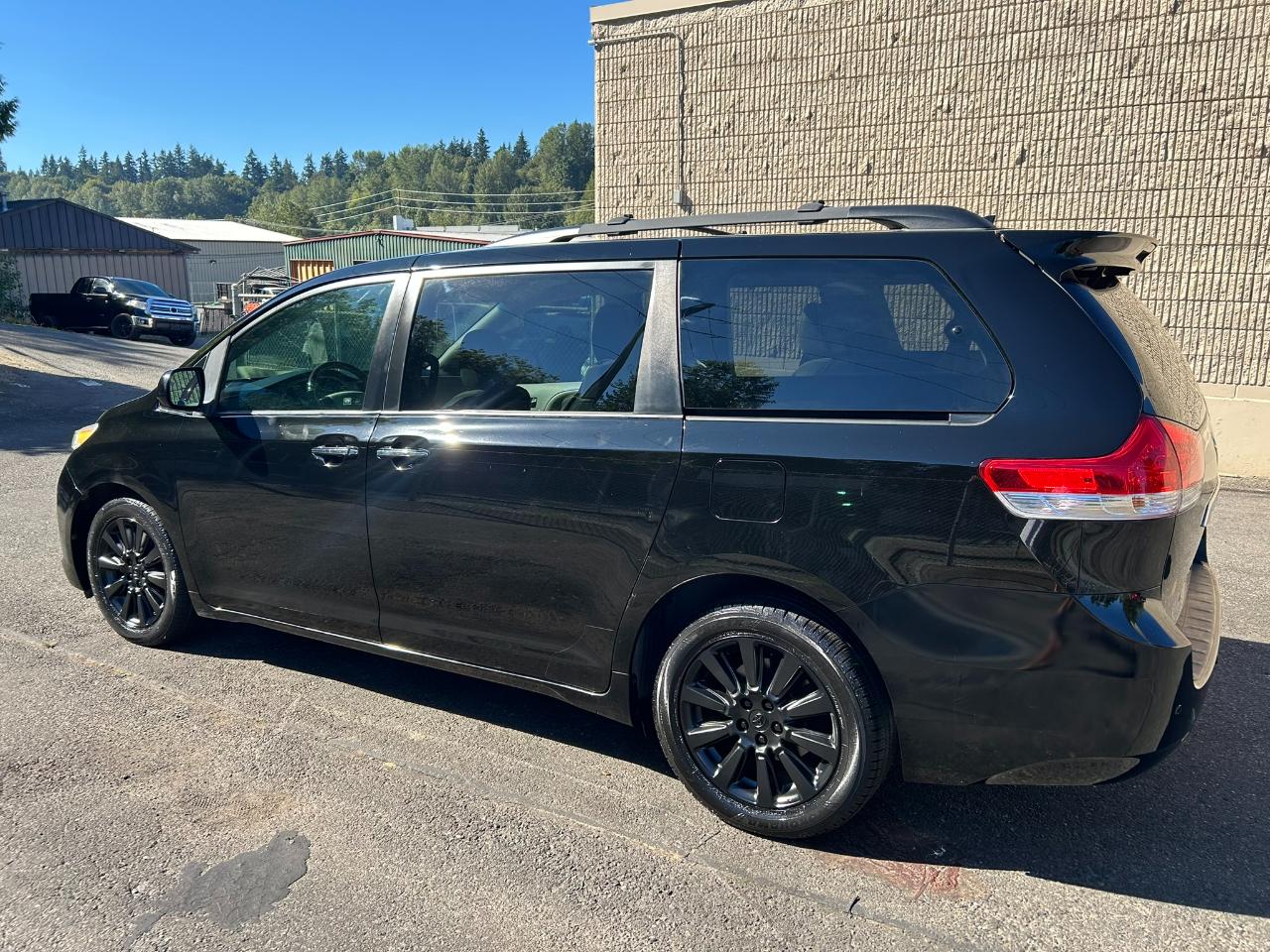 Toyota Sienna Limited AWD 7-Passenger V6 2012
