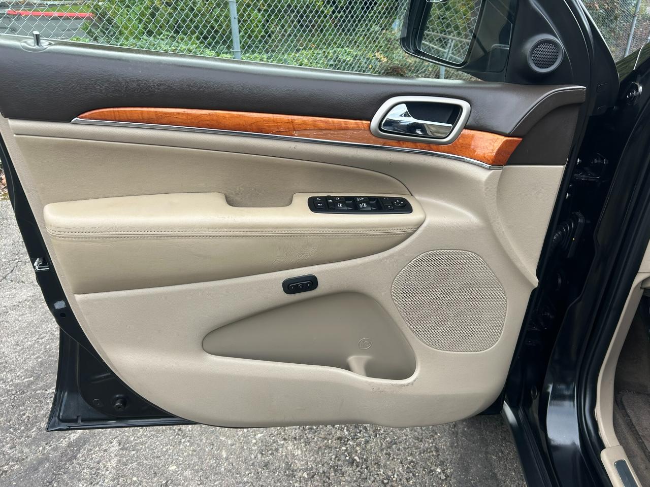 Jeep Grand Cherokee Overland 4WD 2011