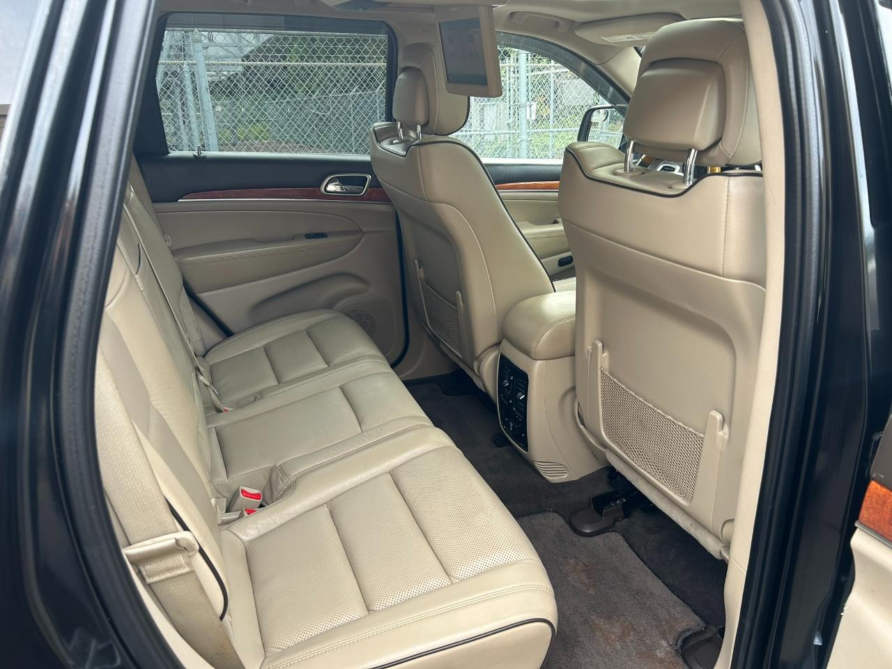 Jeep Grand Cherokee Overland 4WD 2011