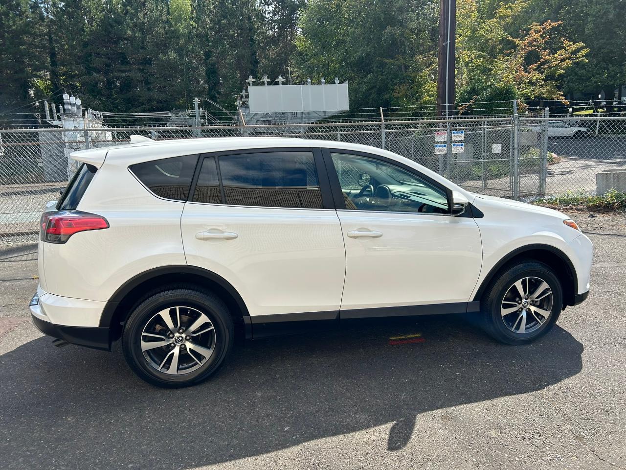 Toyota RAV4 XLE FWD 2018