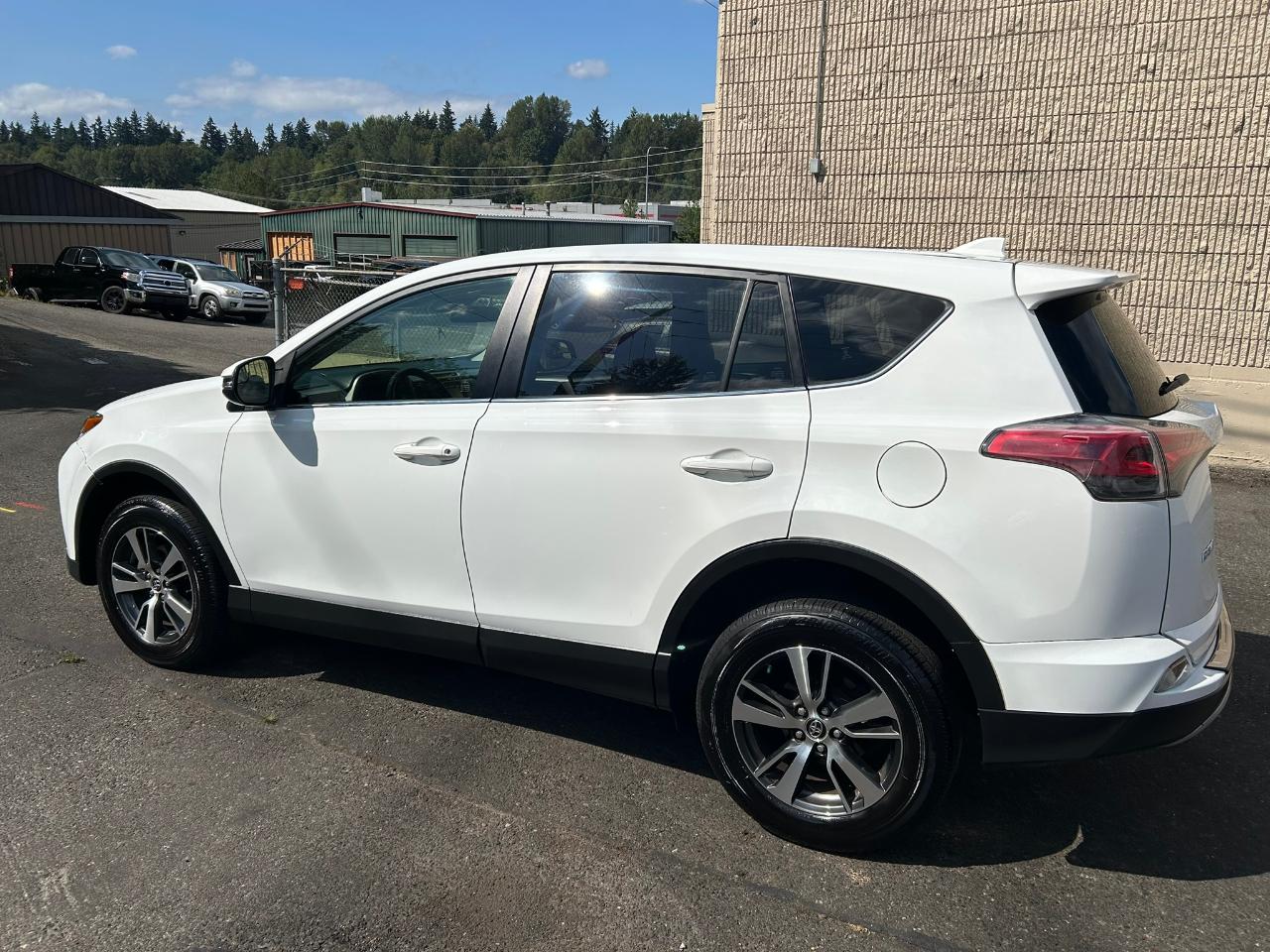 Toyota RAV4 XLE FWD 2018