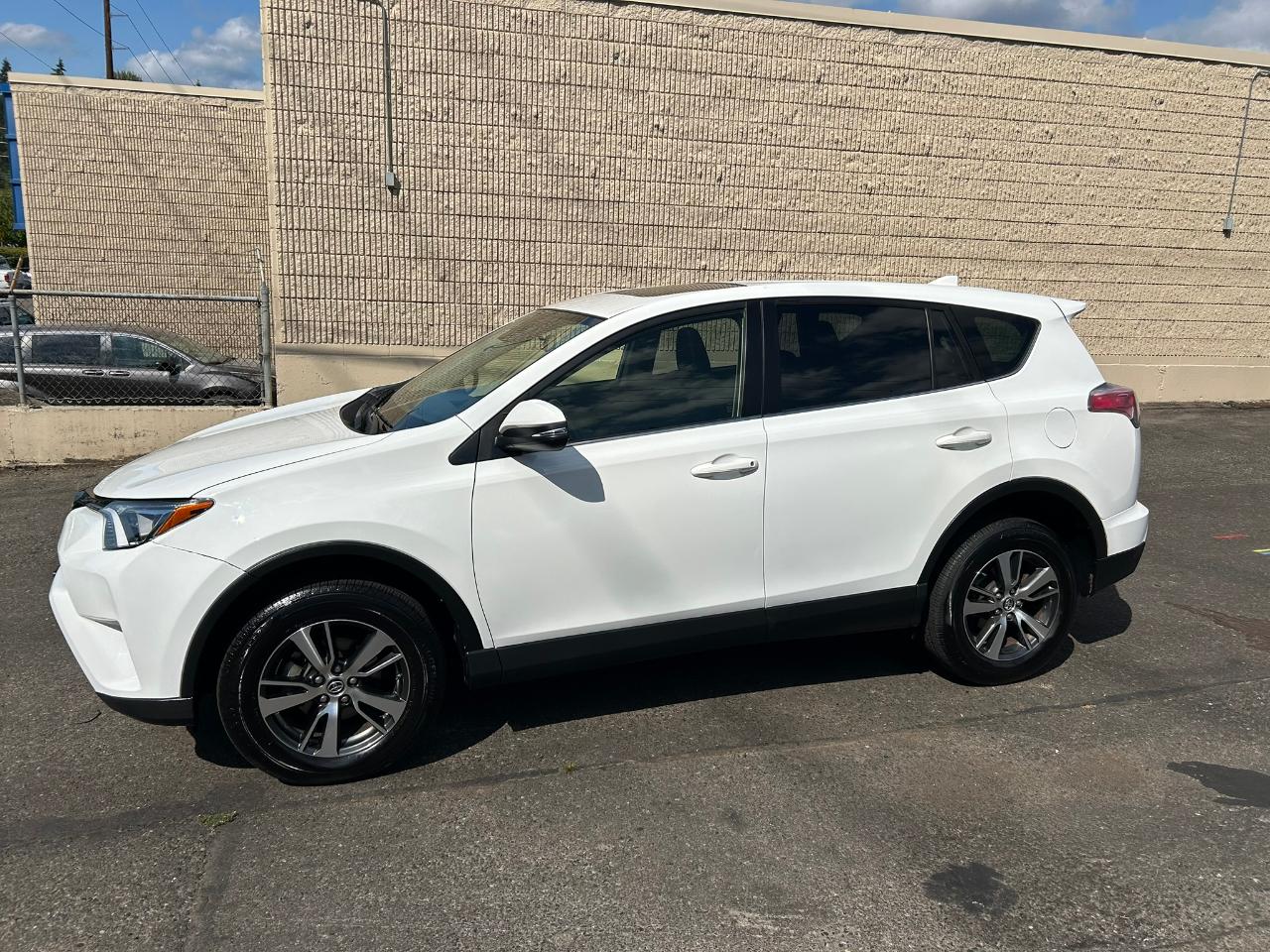 Toyota RAV4 XLE FWD 2018