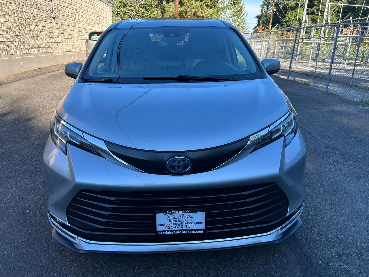 Toyota Sienna XLE 7-Passenger AWD 2023