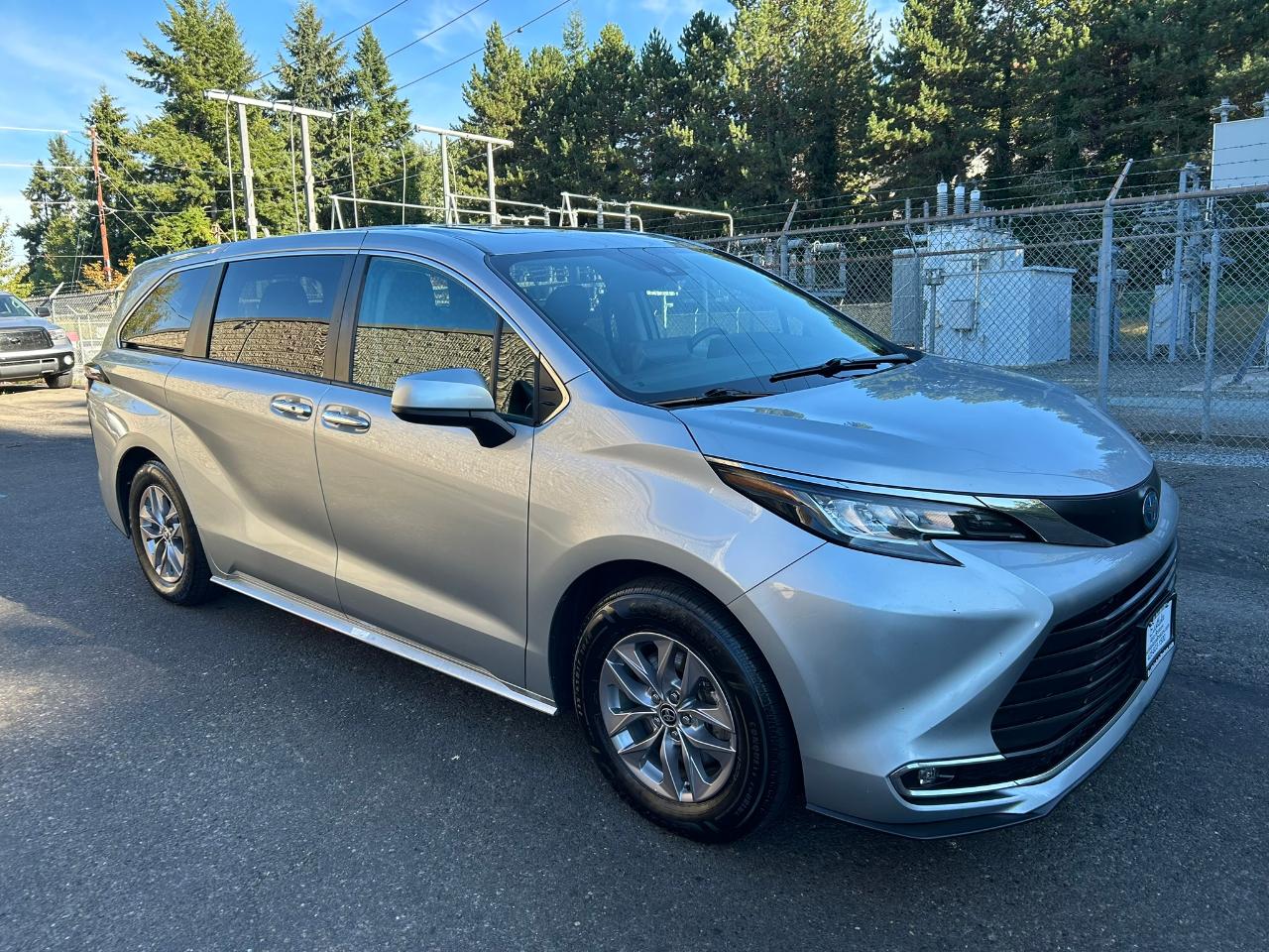 Toyota Sienna XLE 7-Passenger AWD 2023