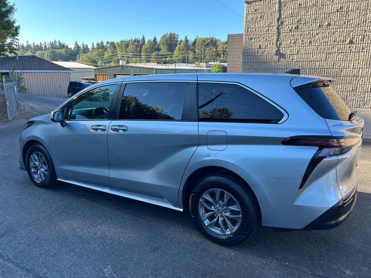Toyota Sienna XLE 7-Passenger AWD 2023