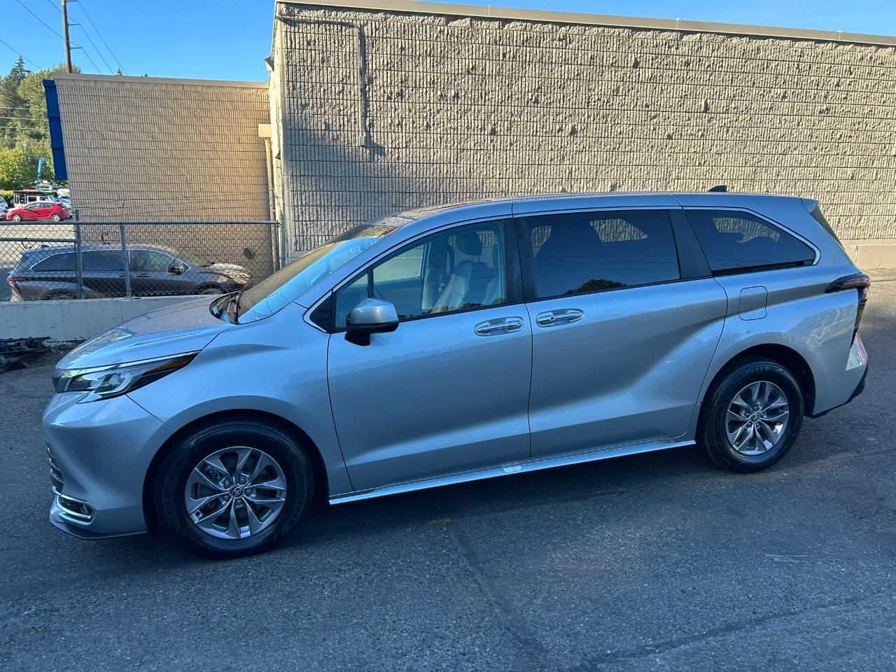 Toyota Sienna XLE 7-Passenger AWD 2023