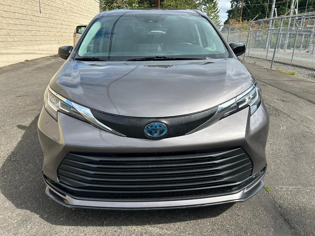 Toyota Sienna LE 8-Passenger AWD 2021