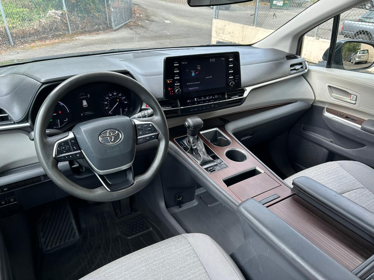 Toyota Sienna LE 8-Passenger AWD 2021