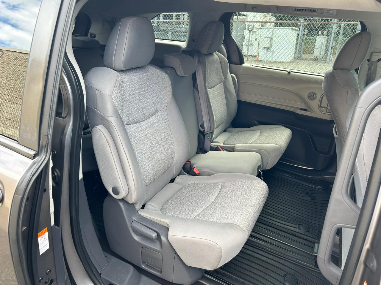 Toyota Sienna LE 8-Passenger AWD 2021