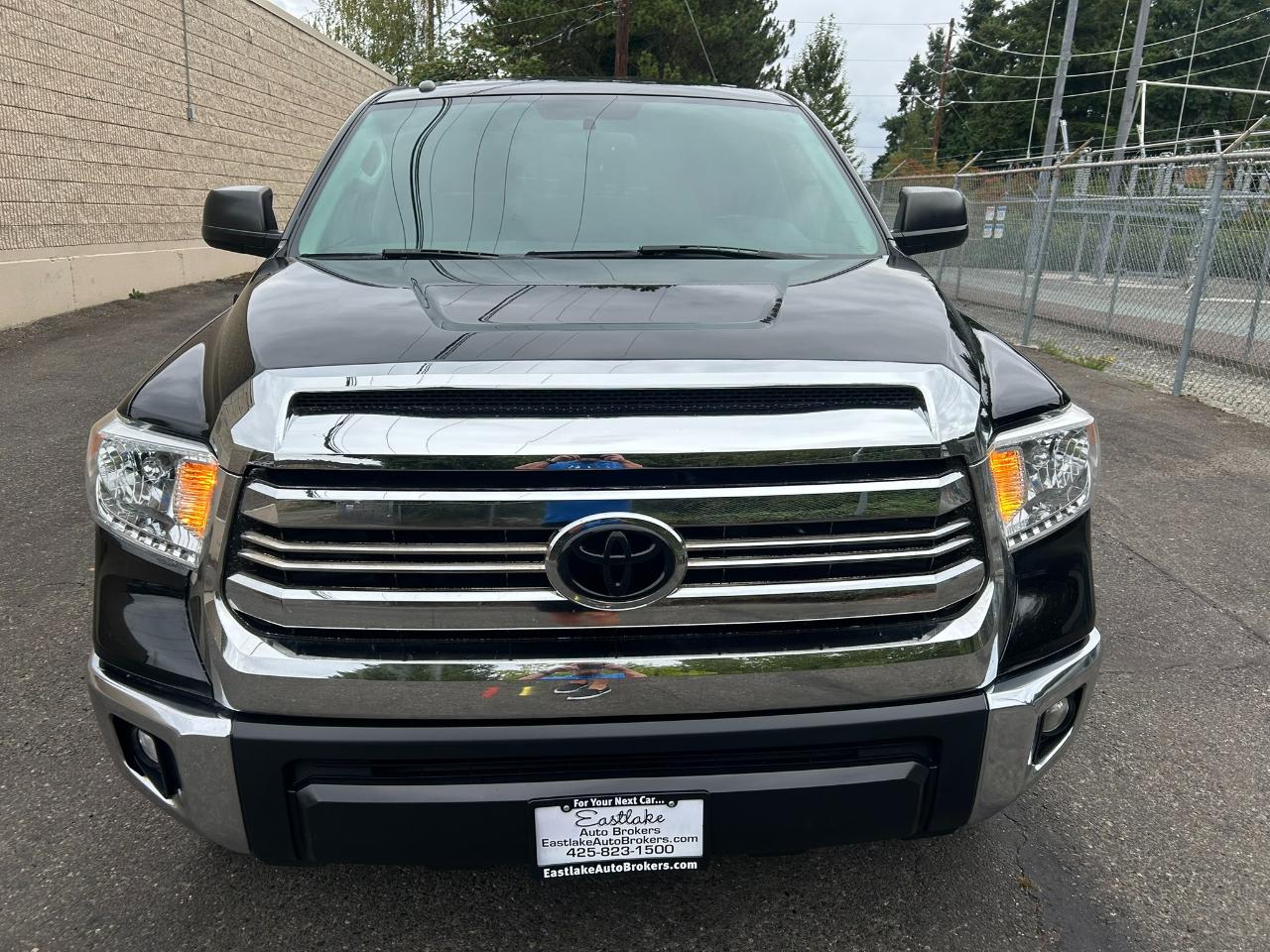Toyota Tundra SR5 5.7L V8 FFV Double Cab 4WD 2017