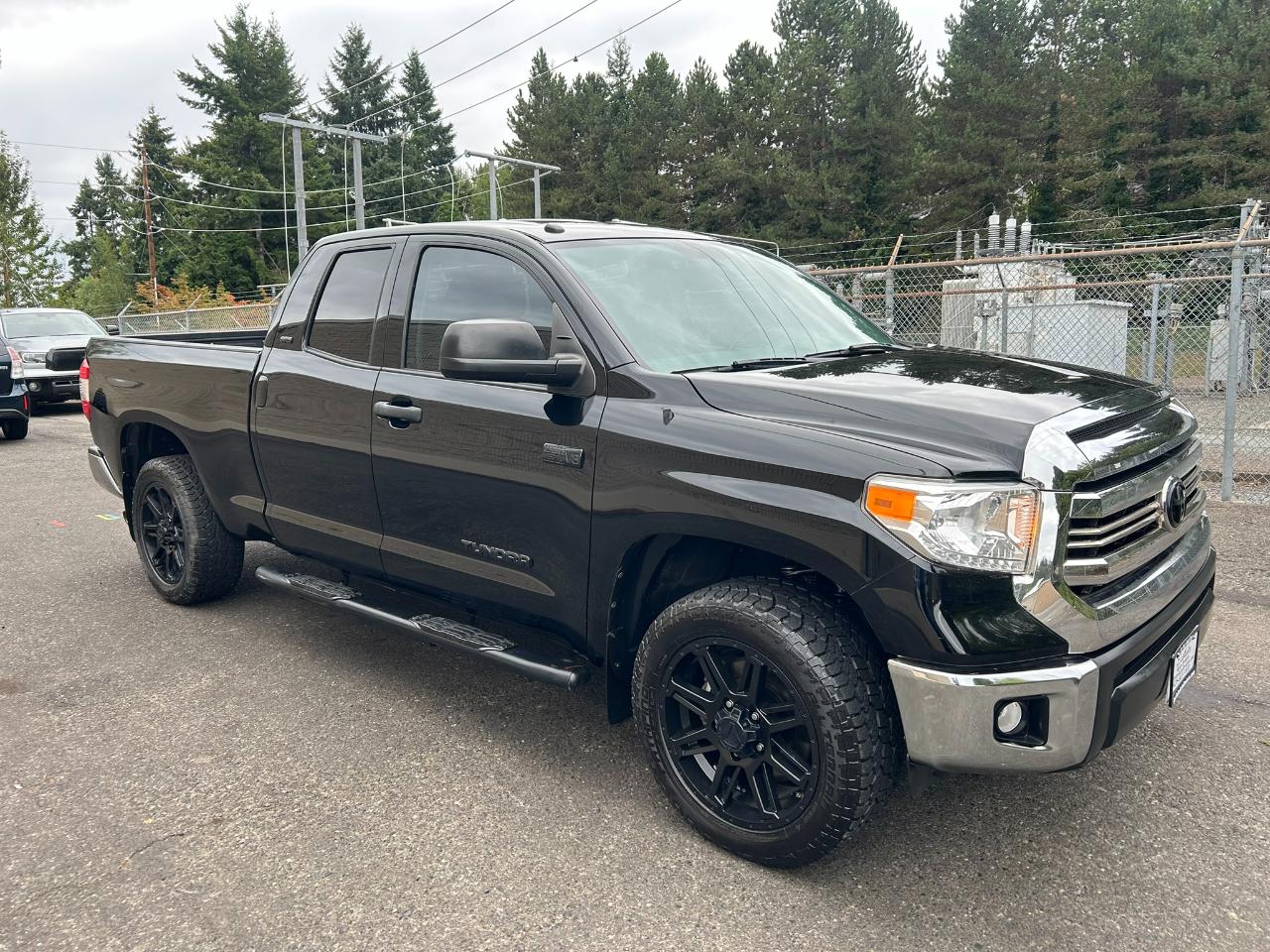 Toyota Tundra SR5 5.7L V8 FFV Double Cab 4WD 2017