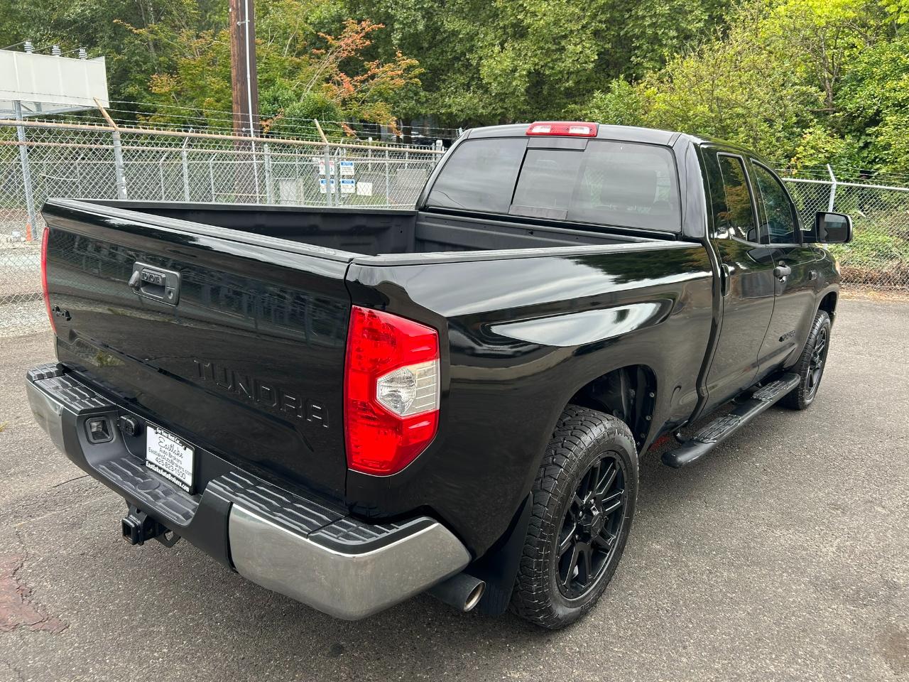 Toyota Tundra SR5 5.7L V8 FFV Double Cab 4WD 2017