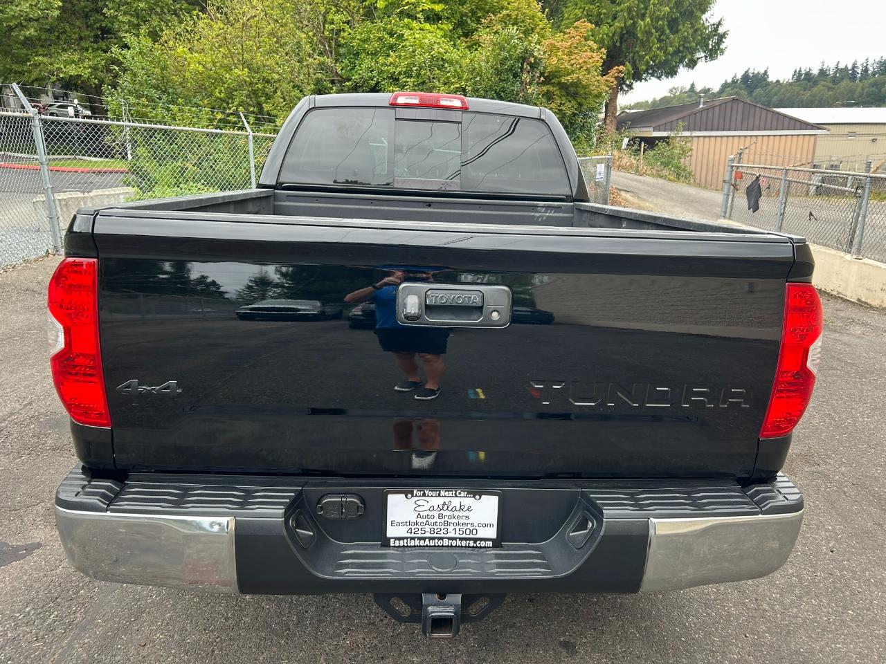 Toyota Tundra SR5 5.7L V8 FFV Double Cab 4WD 2017