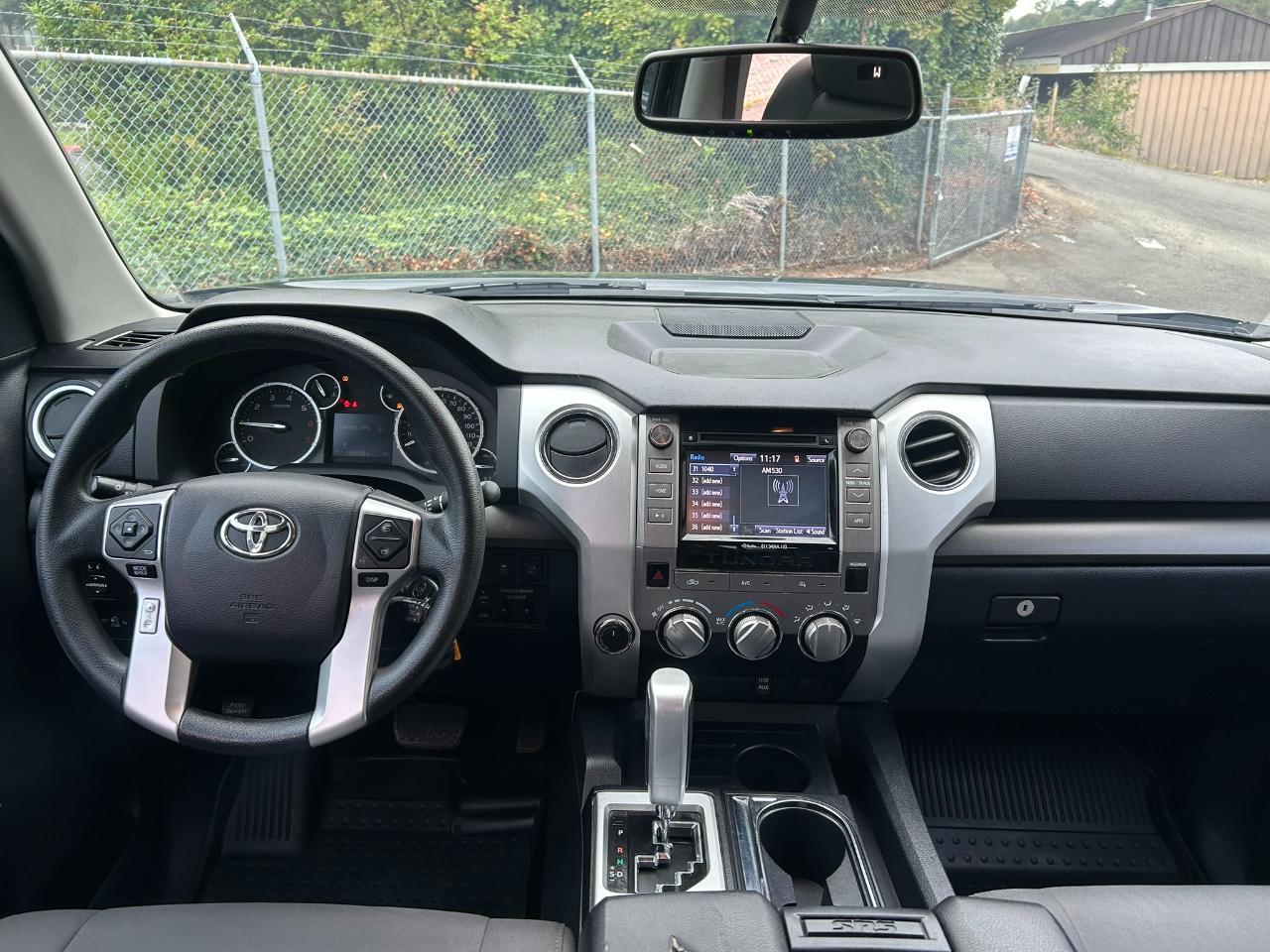 Toyota Tundra SR5 5.7L V8 FFV Double Cab 4WD 2017