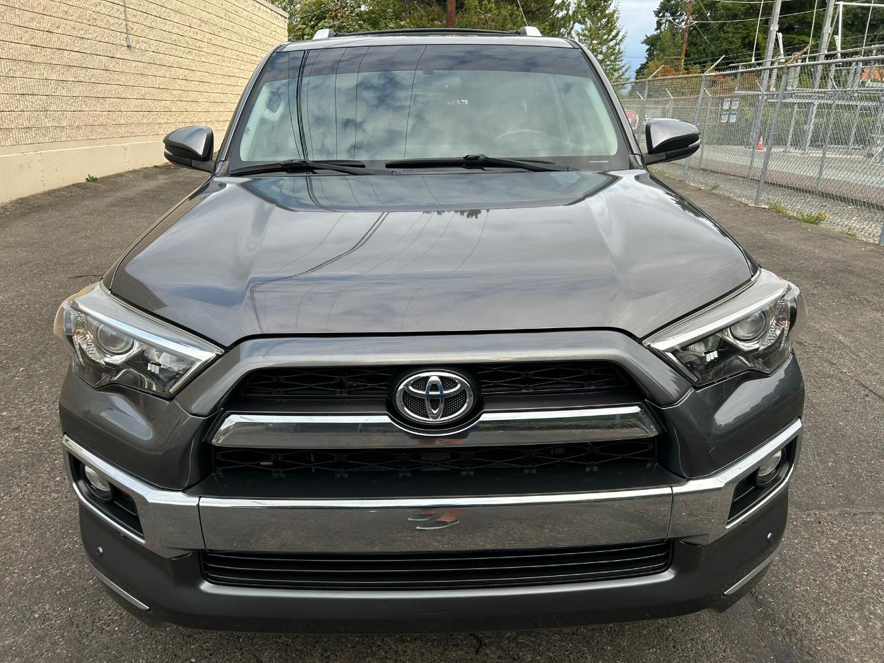 Toyota 4Runner Limited 4WD V6 2017