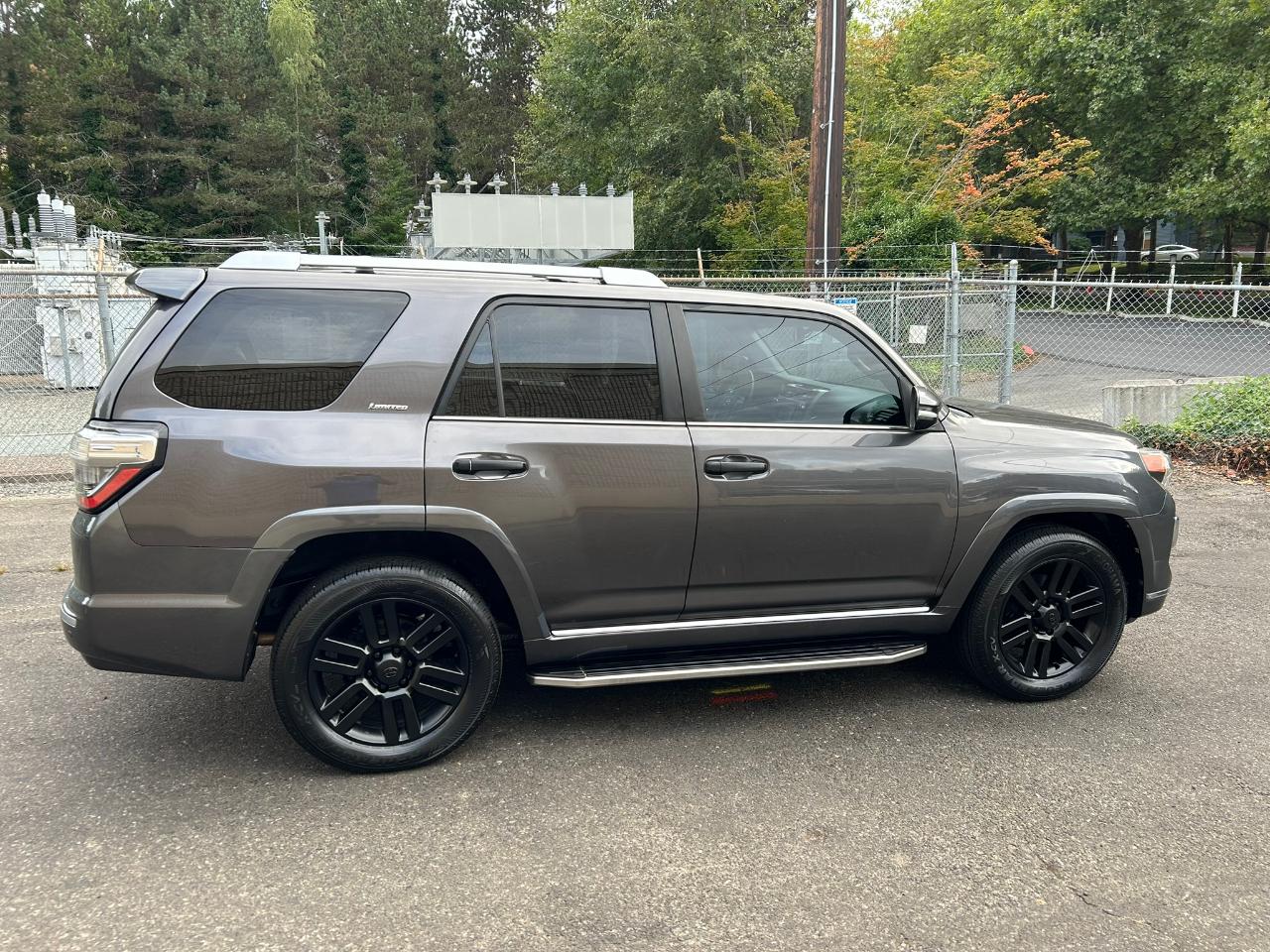 Toyota 4Runner Limited 4WD V6 2017