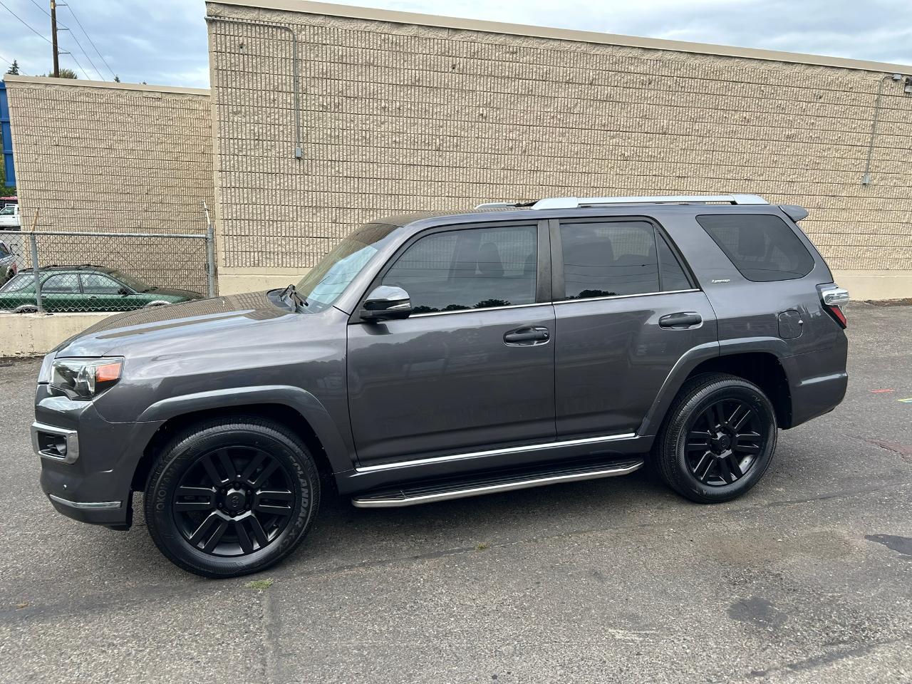 Toyota 4Runner Limited 4WD V6 2017