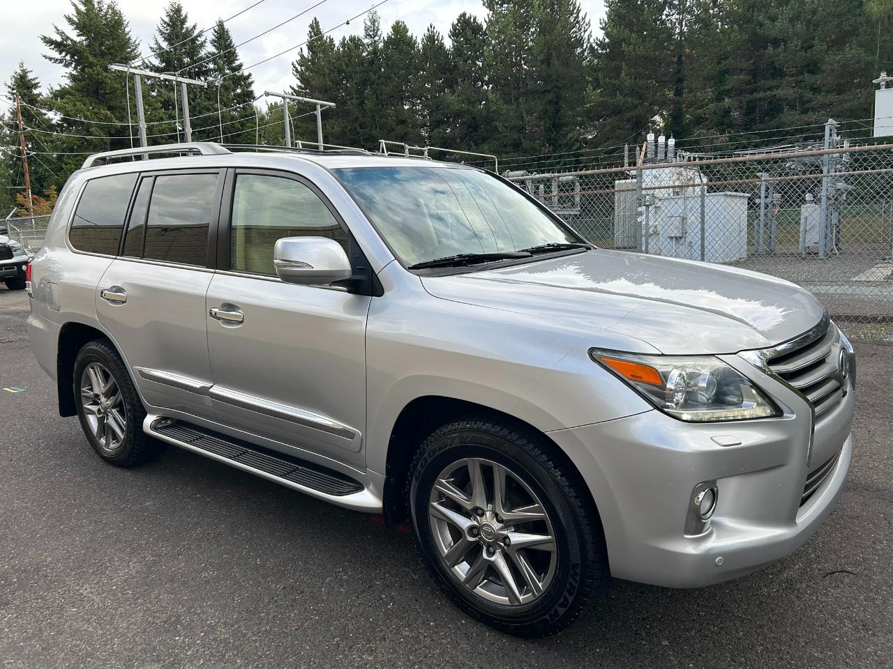 Lexus LX 570 Sport Utility 2013
