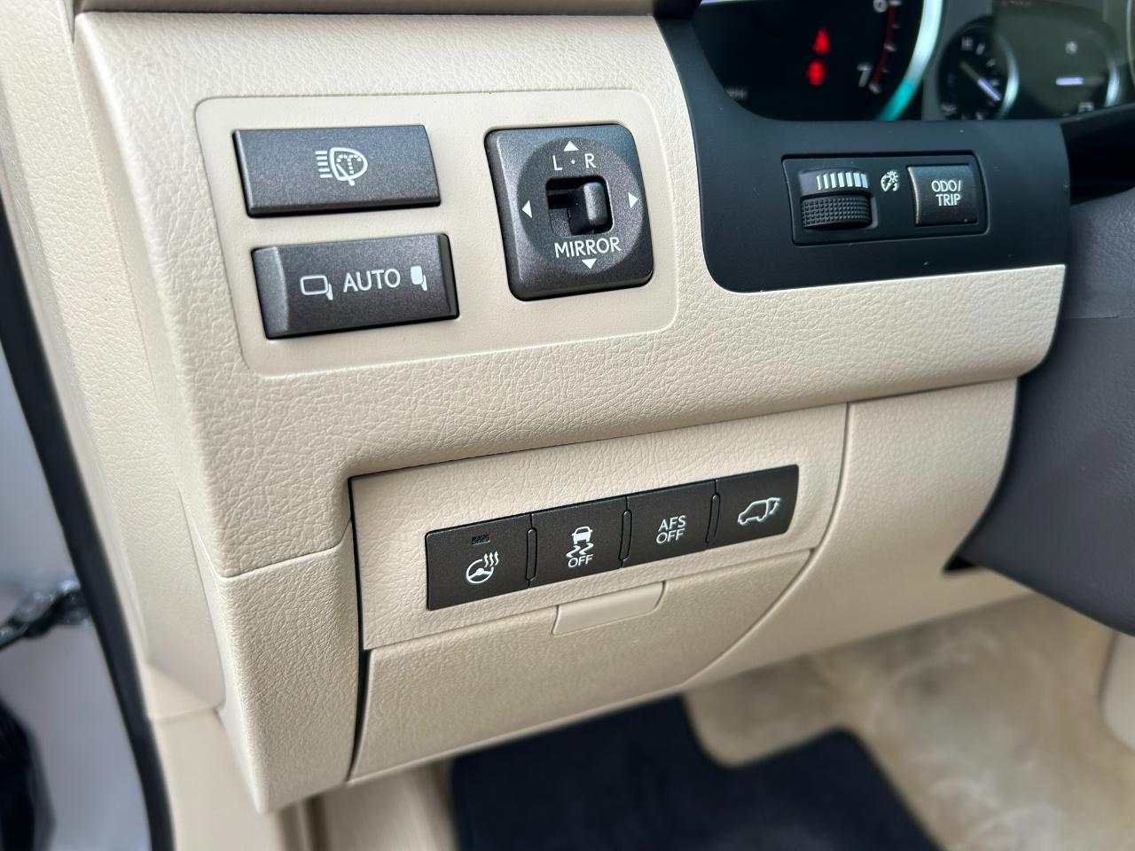Lexus LX 570 Sport Utility 2013