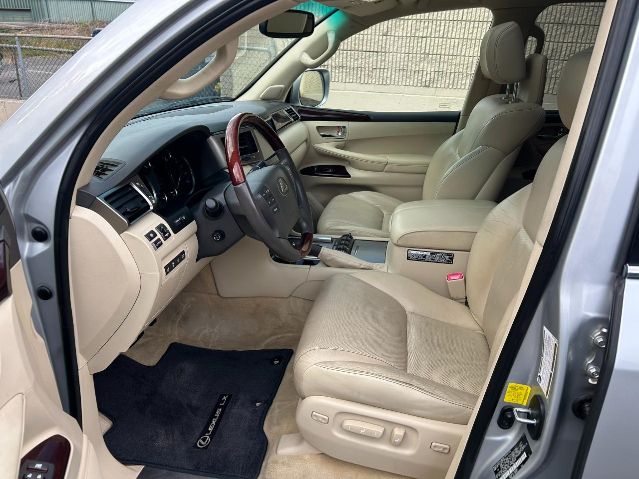 Lexus LX 570 Sport Utility 2013