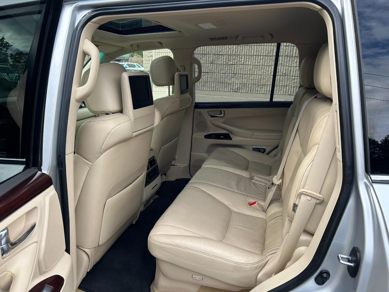 Lexus LX 570 Sport Utility 2013