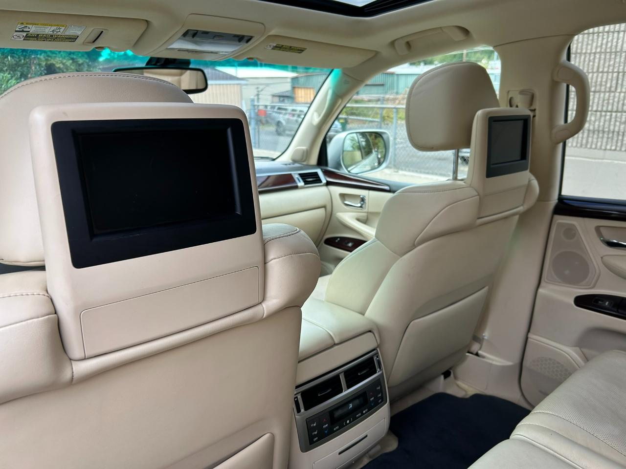 Lexus LX 570 Sport Utility 2013