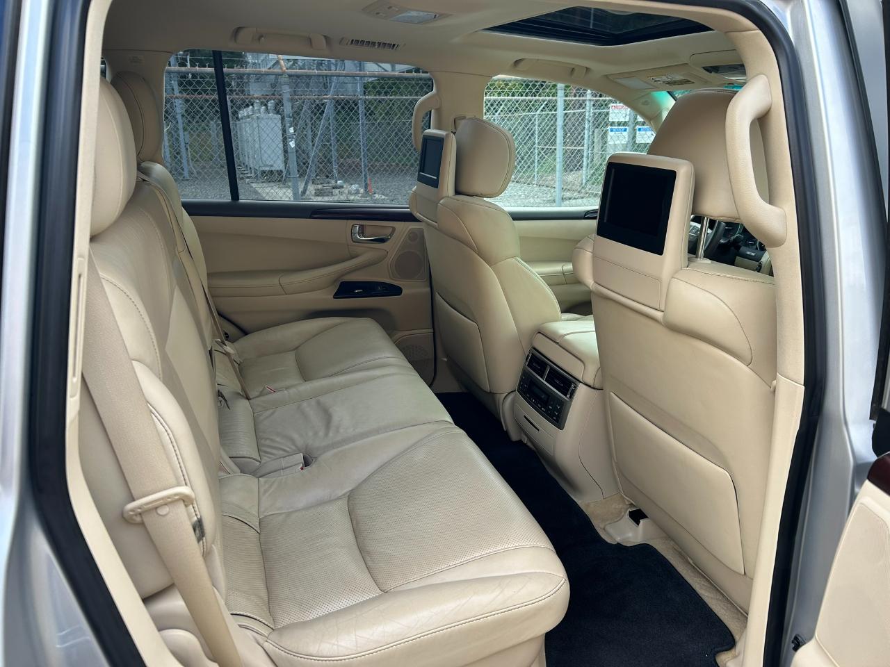 Lexus LX 570 Sport Utility 2013
