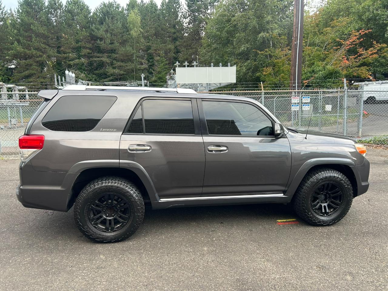 Toyota 4Runner Limited 4WD V6 2013