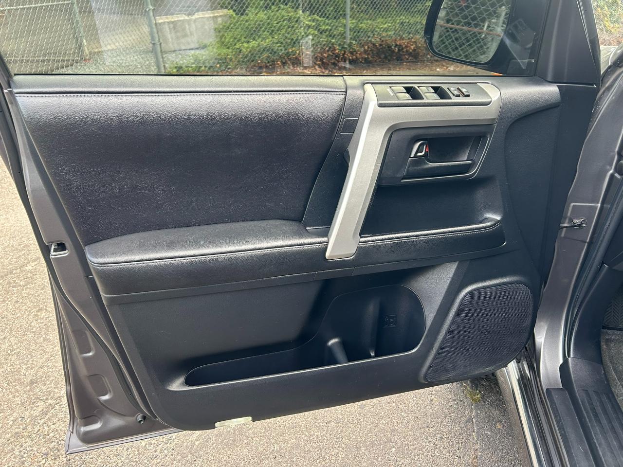 Toyota 4Runner Limited 4WD V6 2013