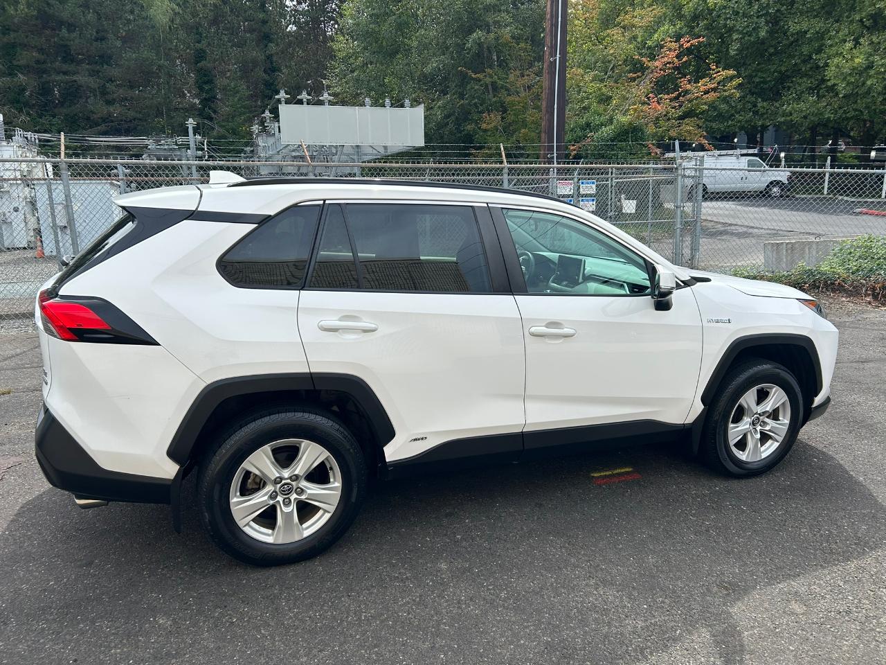 Toyota RAV4 Hybrid XLE 2020
