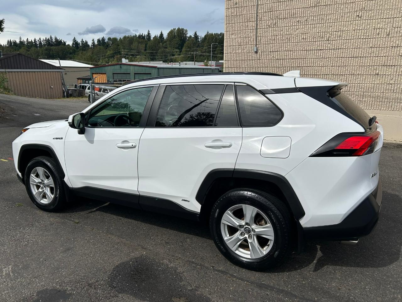 Toyota RAV4 Hybrid XLE 2020