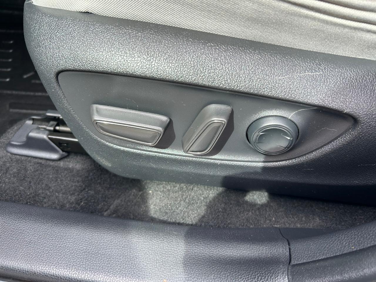 Toyota RAV4 Hybrid XLE 2020
