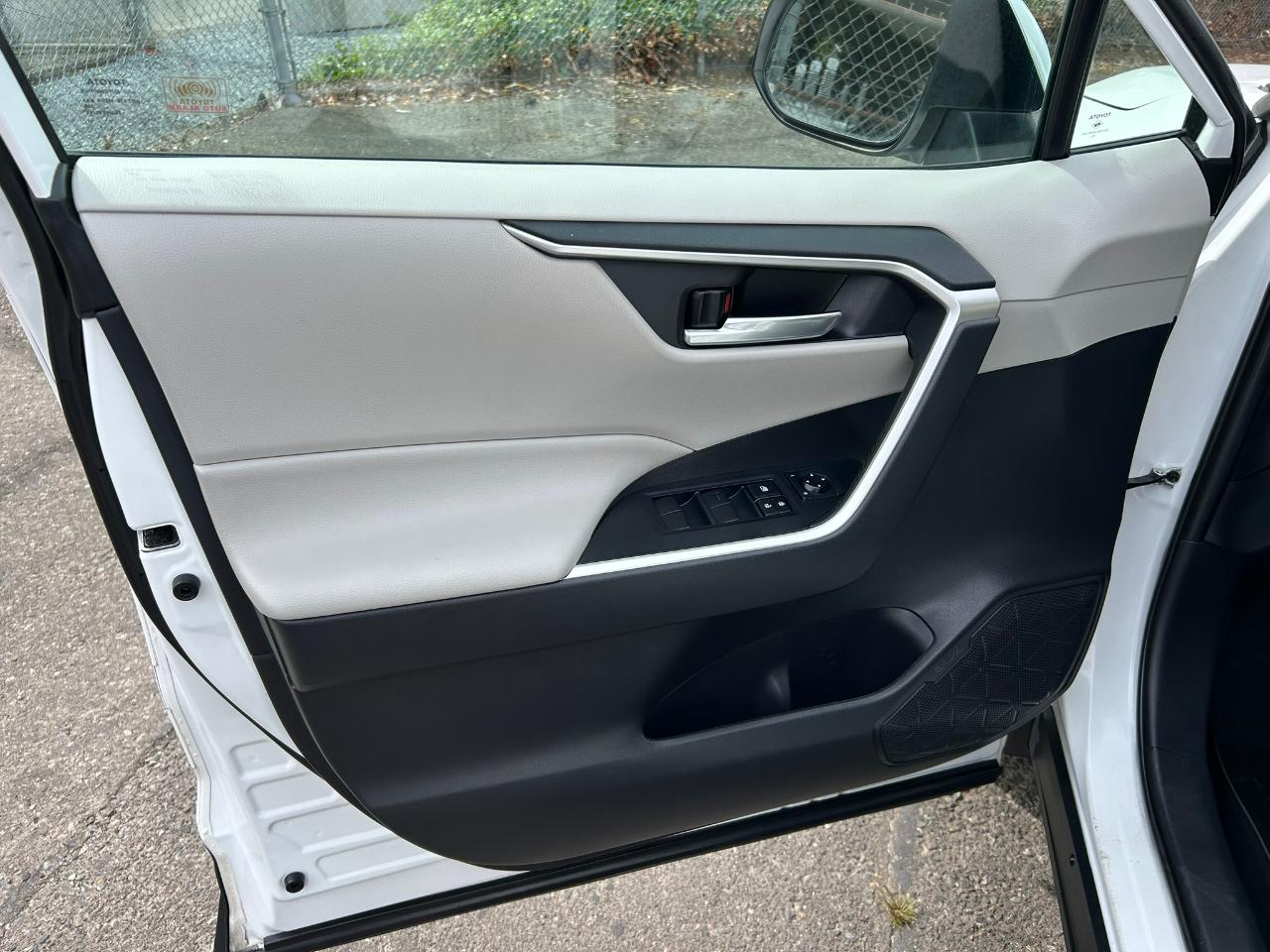 Toyota RAV4 Hybrid XLE 2020