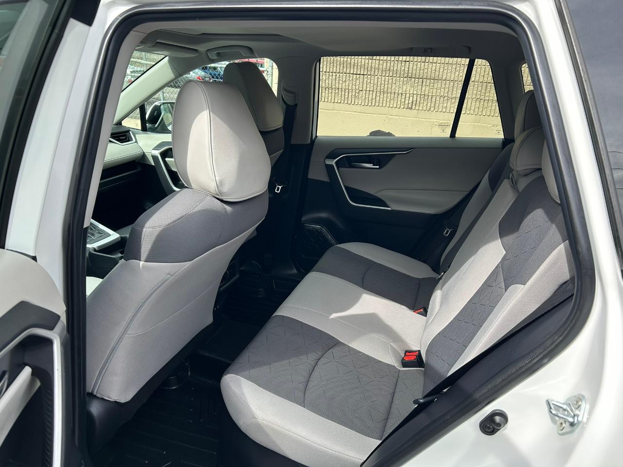 Toyota RAV4 Hybrid XLE 2020