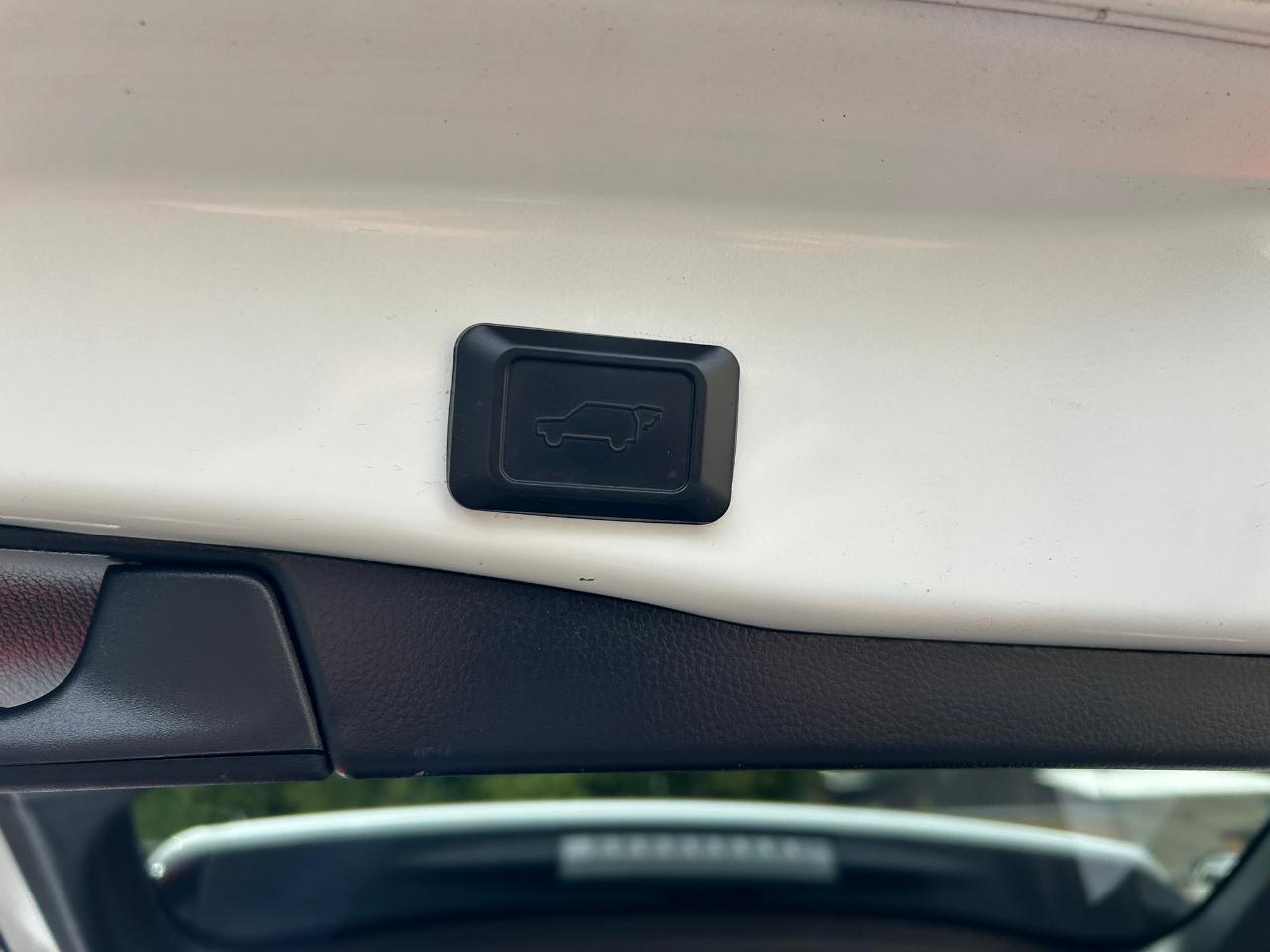 Toyota RAV4 Hybrid XLE 2020