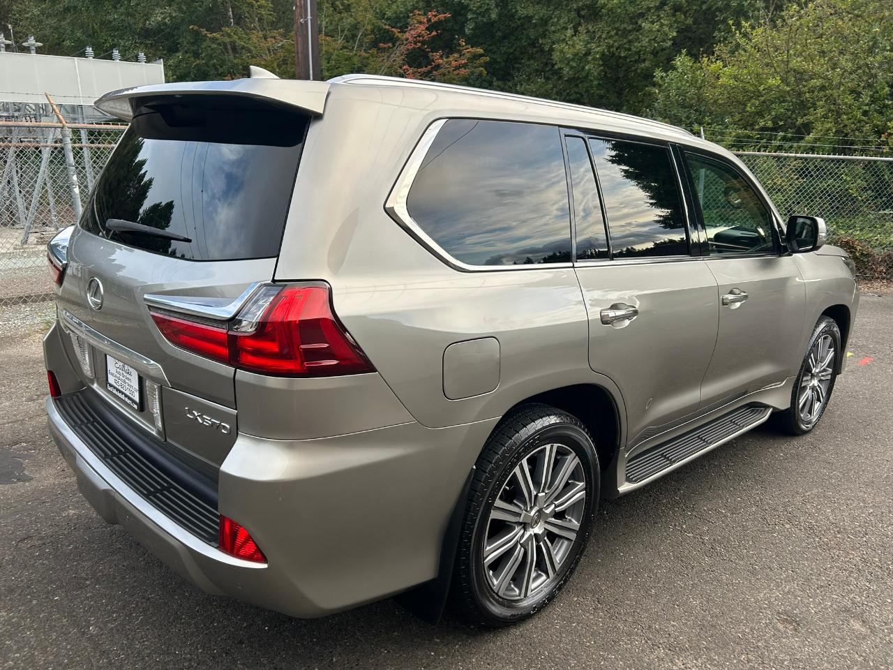 Lexus LX 570 Sport Utility 2016