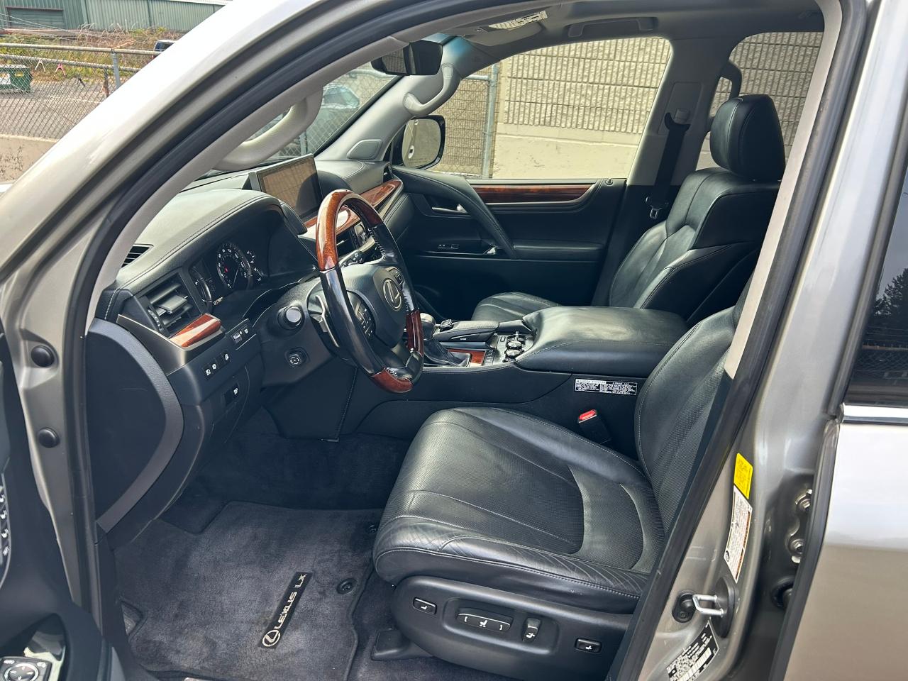 Lexus LX 570 Sport Utility 2016