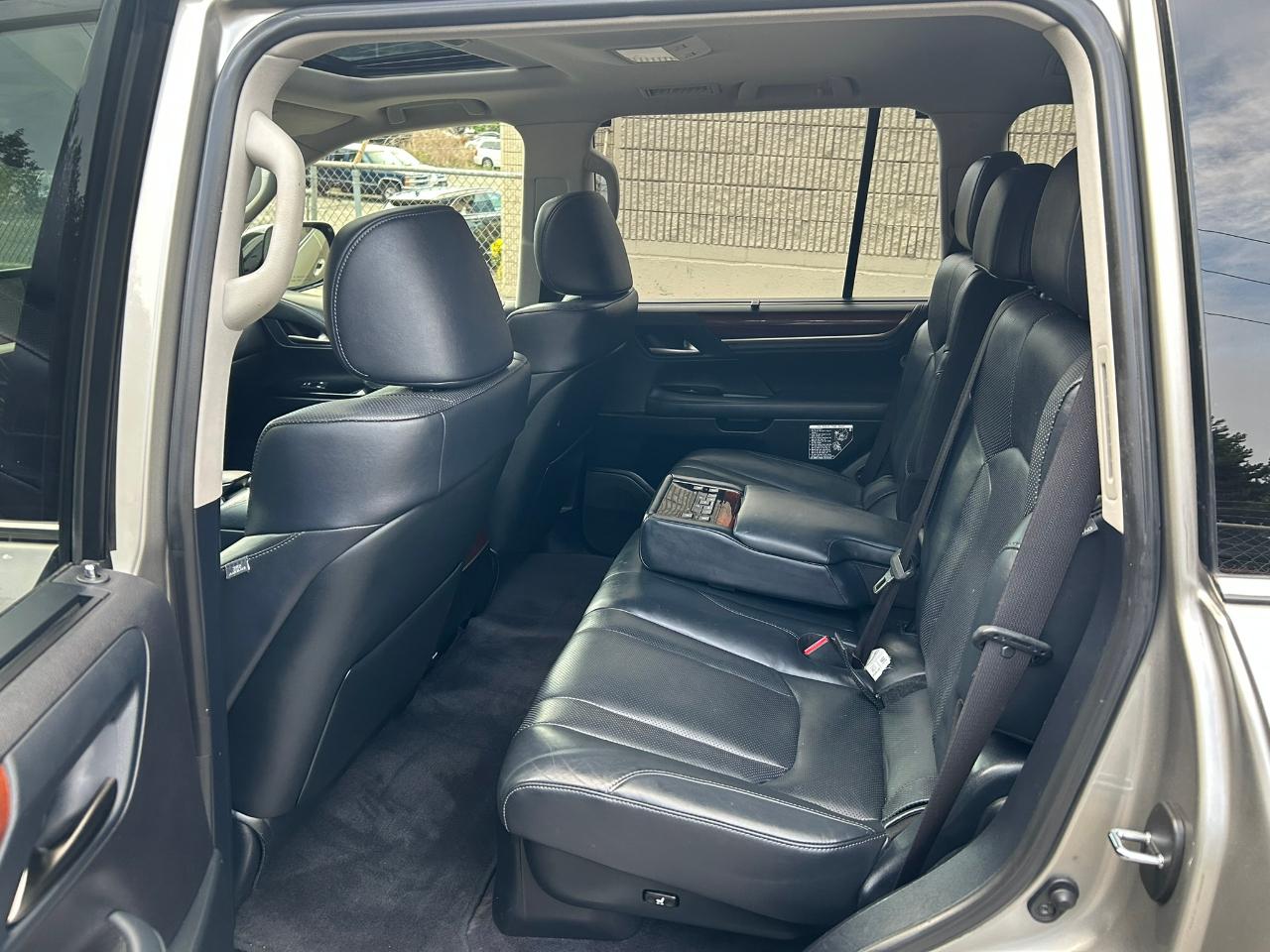 Lexus LX 570 Sport Utility 2016