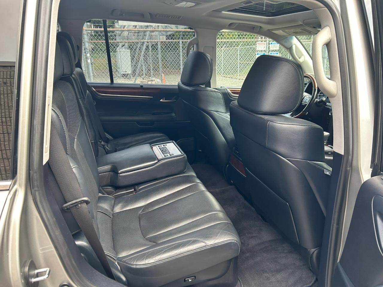 Lexus LX 570 Sport Utility 2016