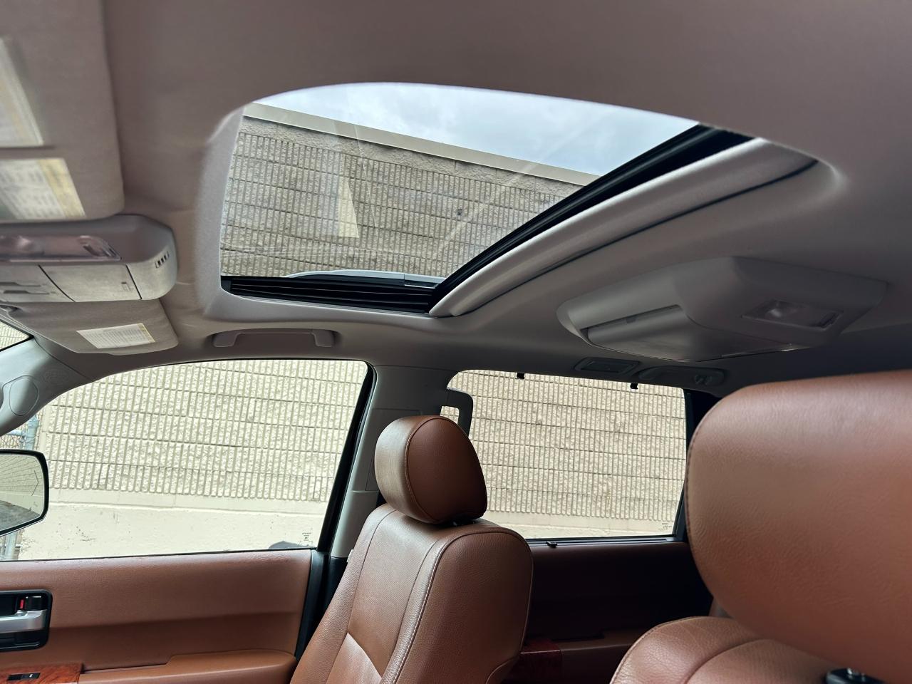 Toyota Sequoia Plantium 4WD 2019