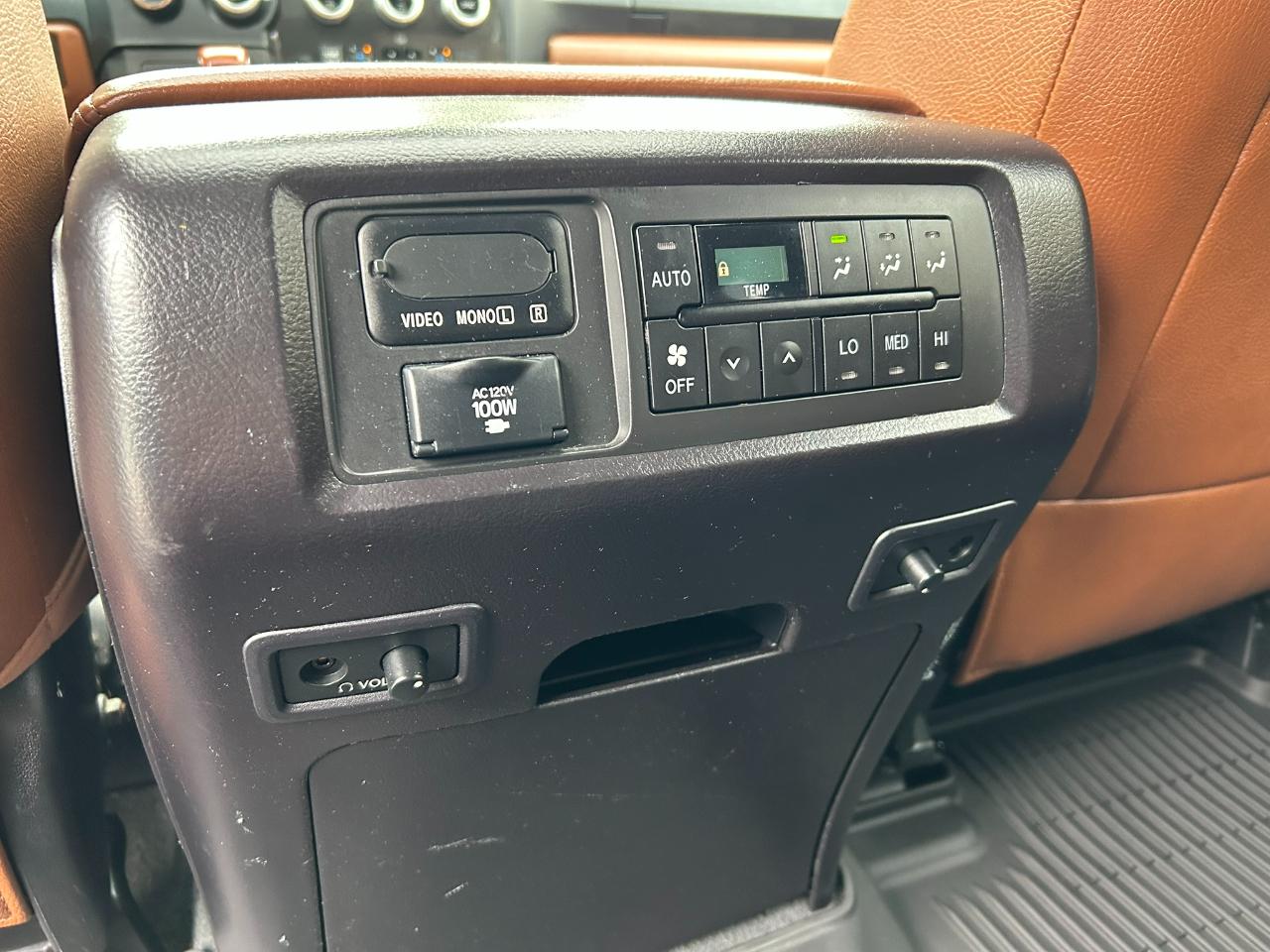 Toyota Sequoia Plantium 4WD 2019