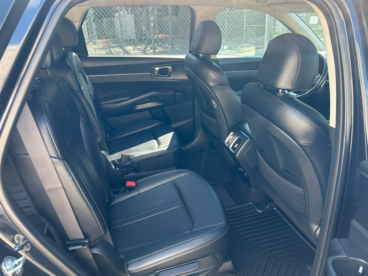 Kia Sorento Hybrid EX AWD 2023