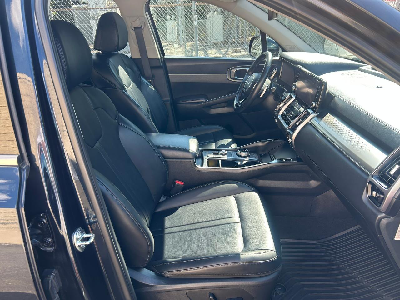 Kia Sorento Hybrid EX AWD 2023