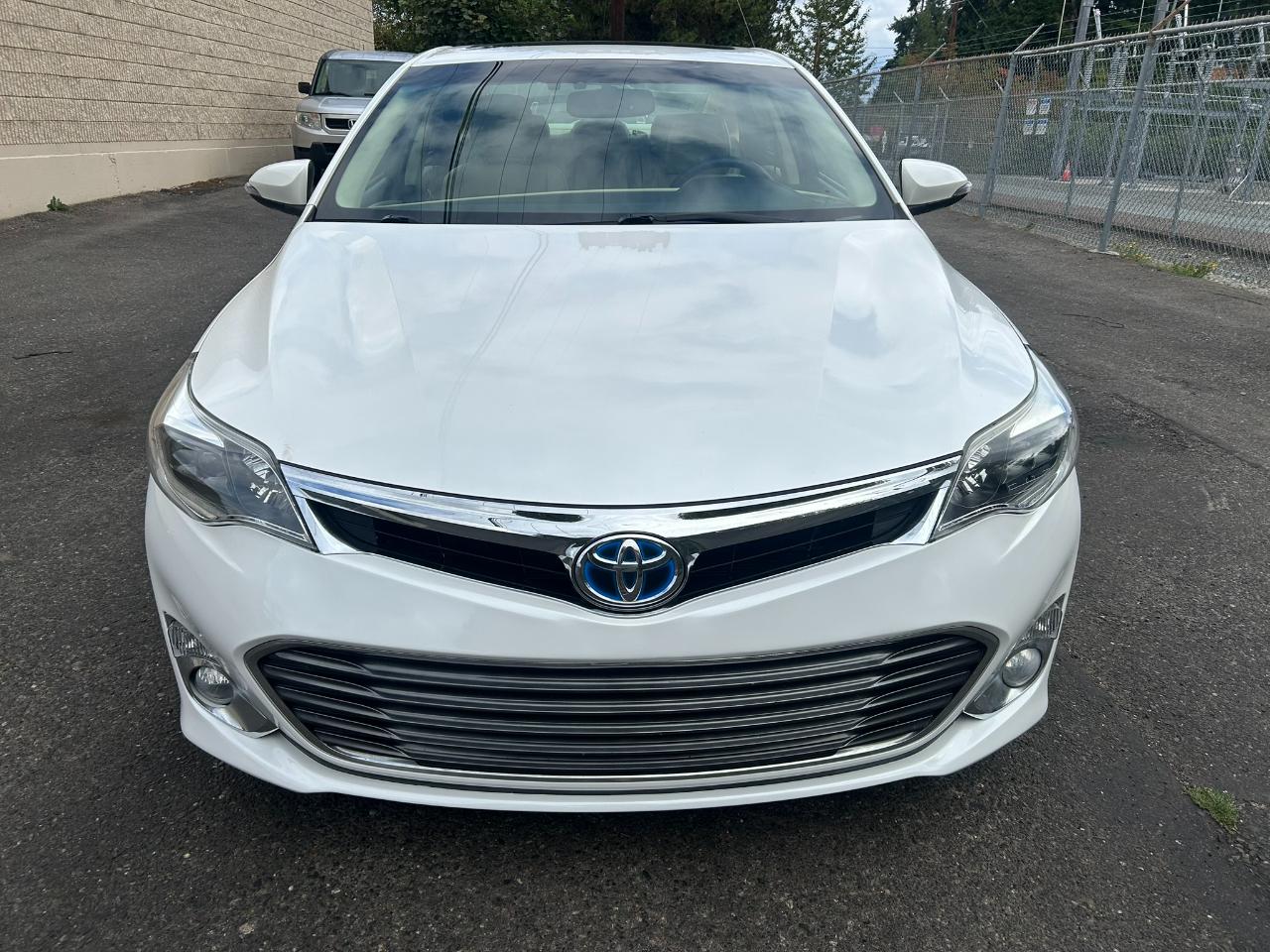 Toyota Avalon Hybrid Limited 2014