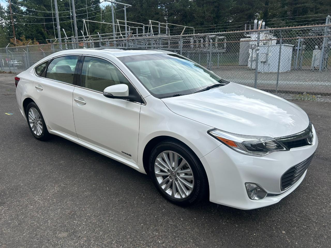 Toyota Avalon Hybrid Limited 2014