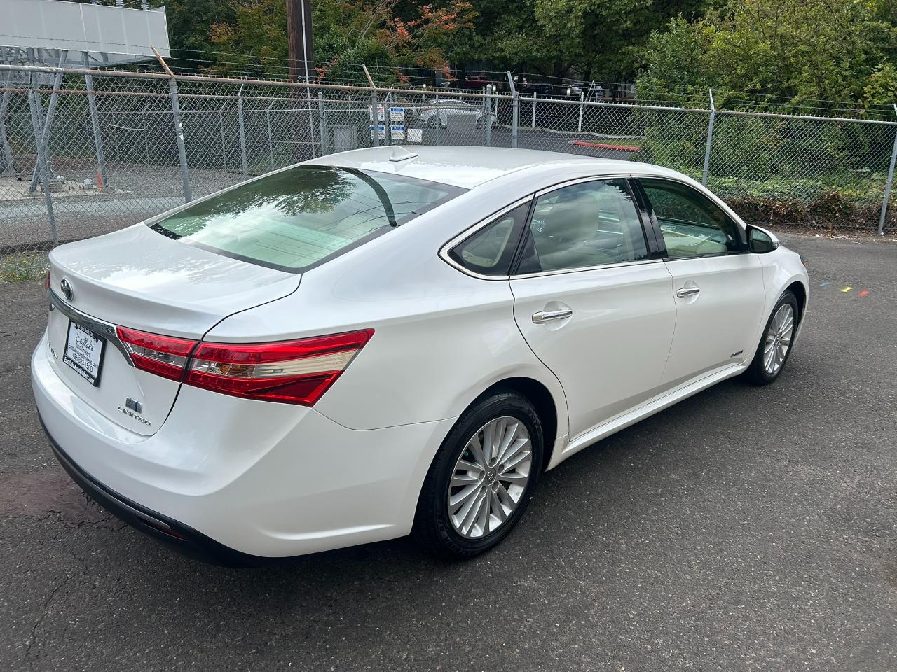 Toyota Avalon Hybrid Limited 2014