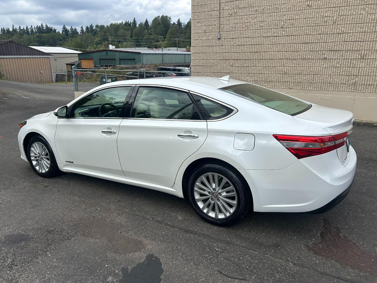 Toyota Avalon Hybrid Limited 2014