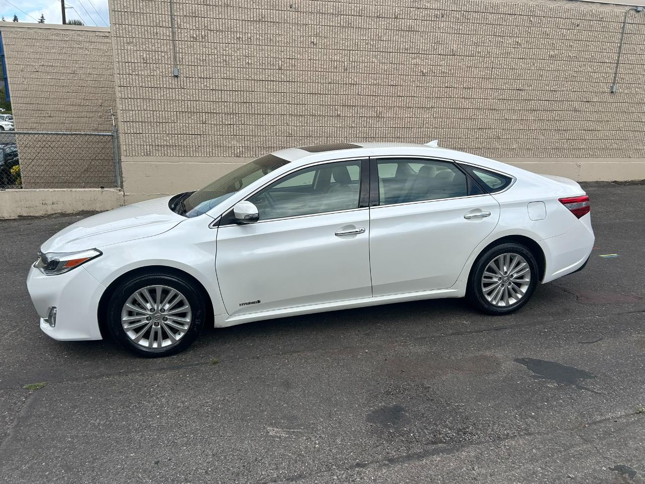 Toyota Avalon Hybrid Limited 2014