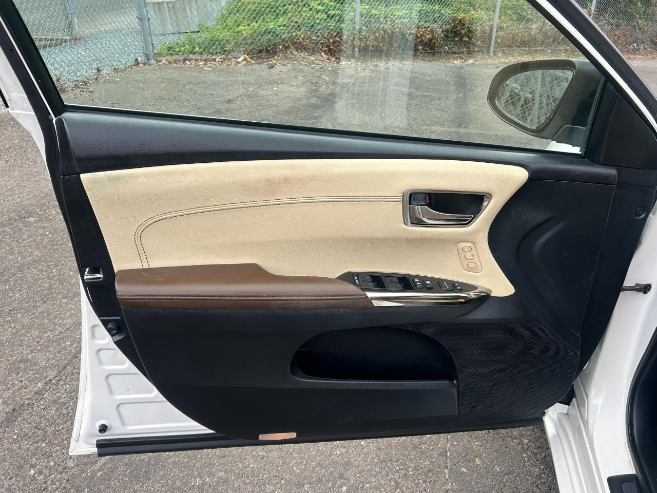 Toyota Avalon Hybrid Limited 2014